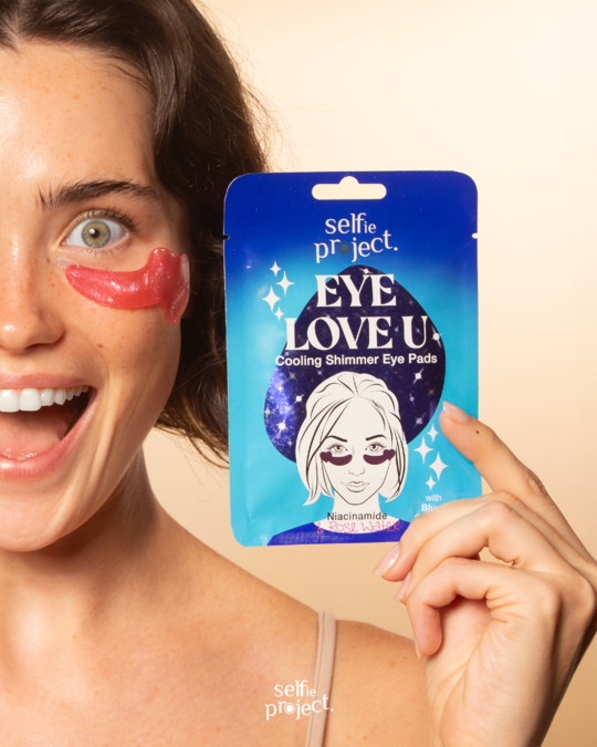 Selfie Project Eye Love U Cooling Shimmer Pink Eye Pads Under-Eye Hydrating & Depuffing Treatment